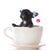 Mini / Micro / Teacup Französische Bulldogge in den seltenen Farben Tri Lila mit hellbraunen Punkten. Frenchie sitzt in einer Teetasse